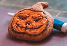 Helovyno receptai: 7 baisiai skanūs užkandžiai ir desertai Helovyno receptai. Baisus bei skanus sausainis.