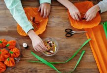 Tvarus Helovynas be plastiko – kūrybiškos idėjos tavo namams Tvarus helovynas. Vaikai kuria įdomius moliūgus šventei.