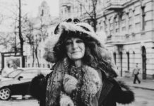 Kalėdos Senamiestyje: pasivaikščiojimas laiko mašina Kalėdos vilniaus senamiestyje. Senamieščio legenda, "Vilniaus rožytė"