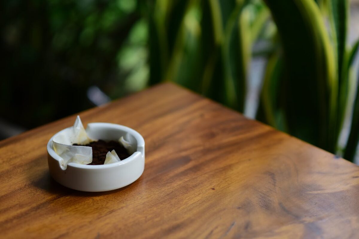 Kavos tirščių paslaptys. Tirščiai likę po kavos gamybos.