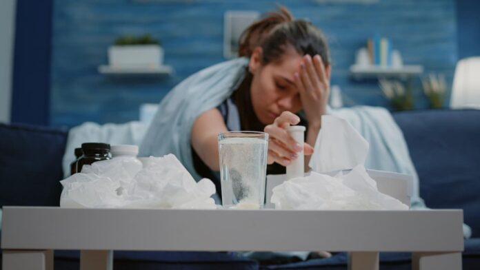 kalcio-trukumas Kalcio trūkumas. Mergina jaučia nuovargį dėl kalcio trūkumo.