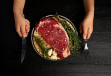 Carnivore dieta: kodėl kai kurie žmonės staiga numeta svorio Carnivore dieta.