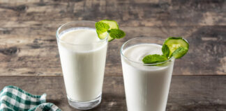 Stiklinė kefyro prieš miegą: kas iš tikrųjų nutinka jūsų organizmui Stiklinė kefyro prieš miegą.