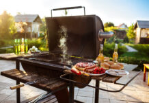Kepsnių sezonas prasidėjo: mėsininkas atskleidė, ką rinktis Kokia mėsa rinktis kepsninei.