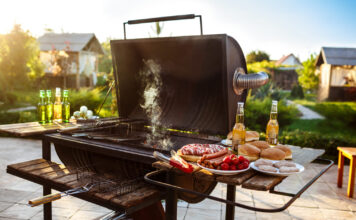 Kepsnių sezonas prasidėjo: mėsininkas atskleidė, ką rinktis Kokia mėsa rinktis kepsninei.
