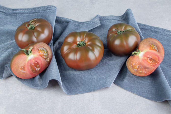 senosios-lietuvisku-pomidoru-veisles-pomidorai Senosios Lietuviškų pomidorų veislės.