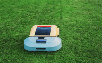 Nusipirko vejos robotą ir nesigaili: štai kas labiausiai nustebino Vejos robotas.